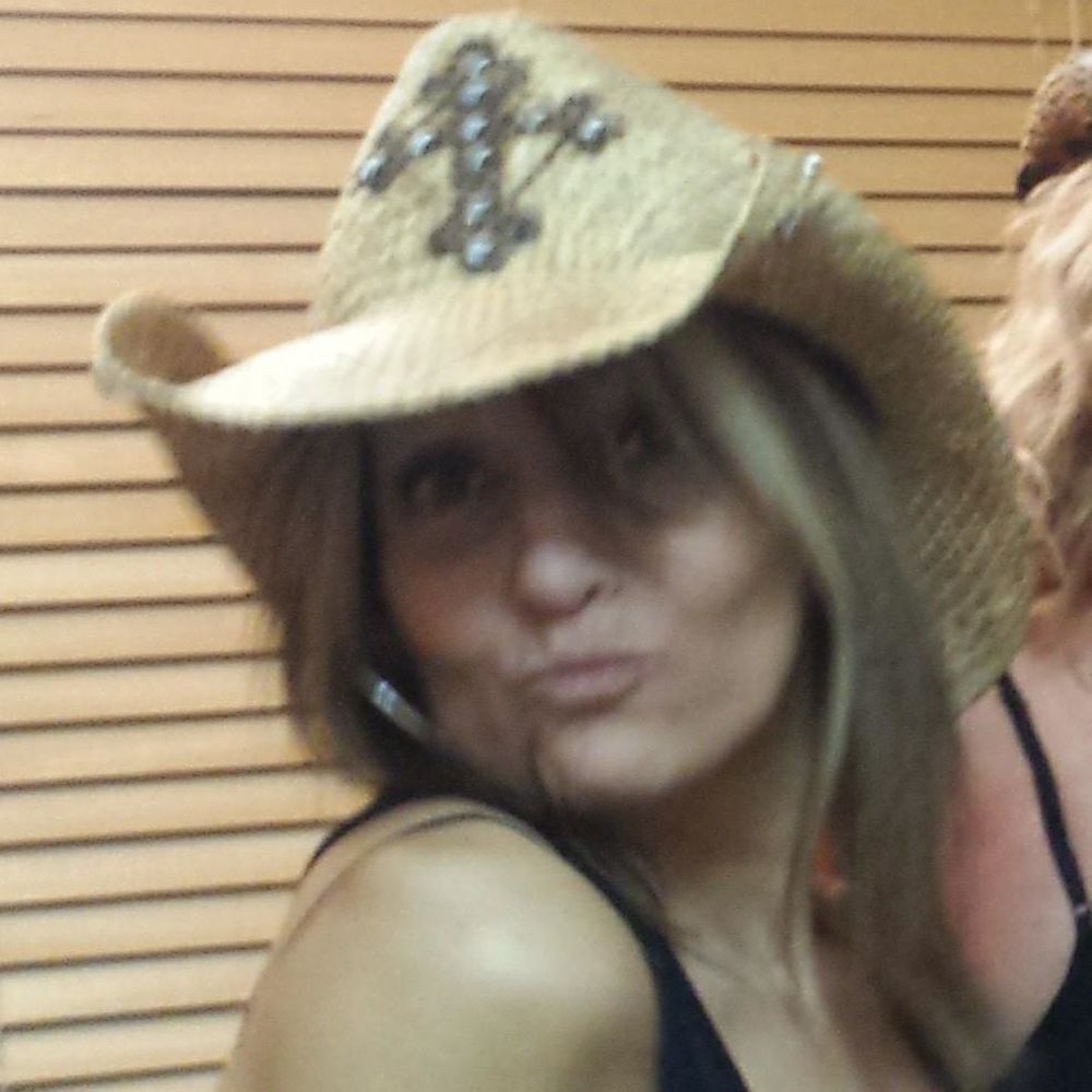 Meet your Posher, Gabriela